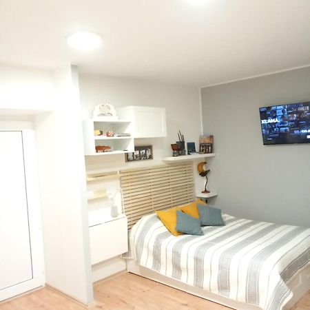 Studio Apartman "Nicole" PUY Exterior foto